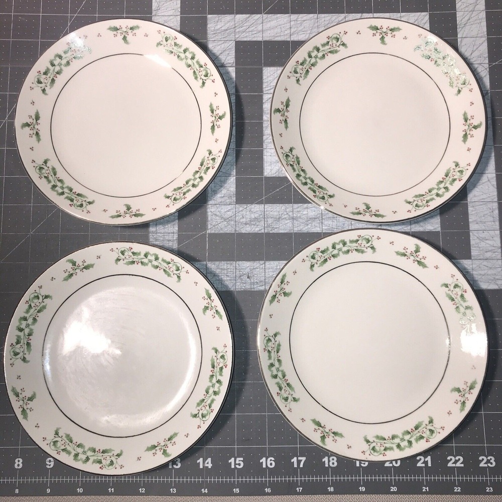 Set Of 4 Gibson Holiday Charm Holly Berry Trim 7-1/4" Salad Plates